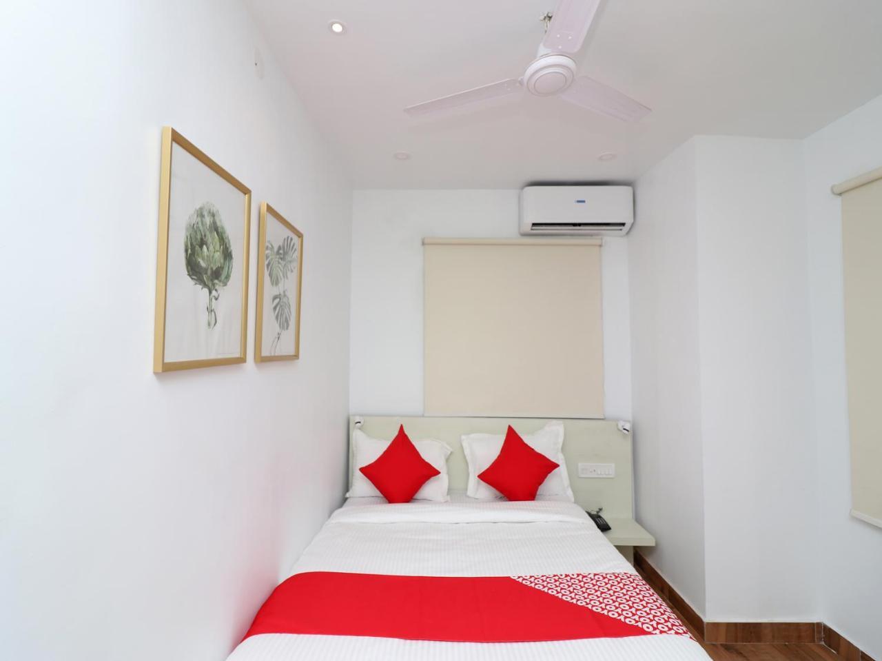 Hotel Oyo 15637 Transit Express Kalkuta Zewnętrze zdjęcie