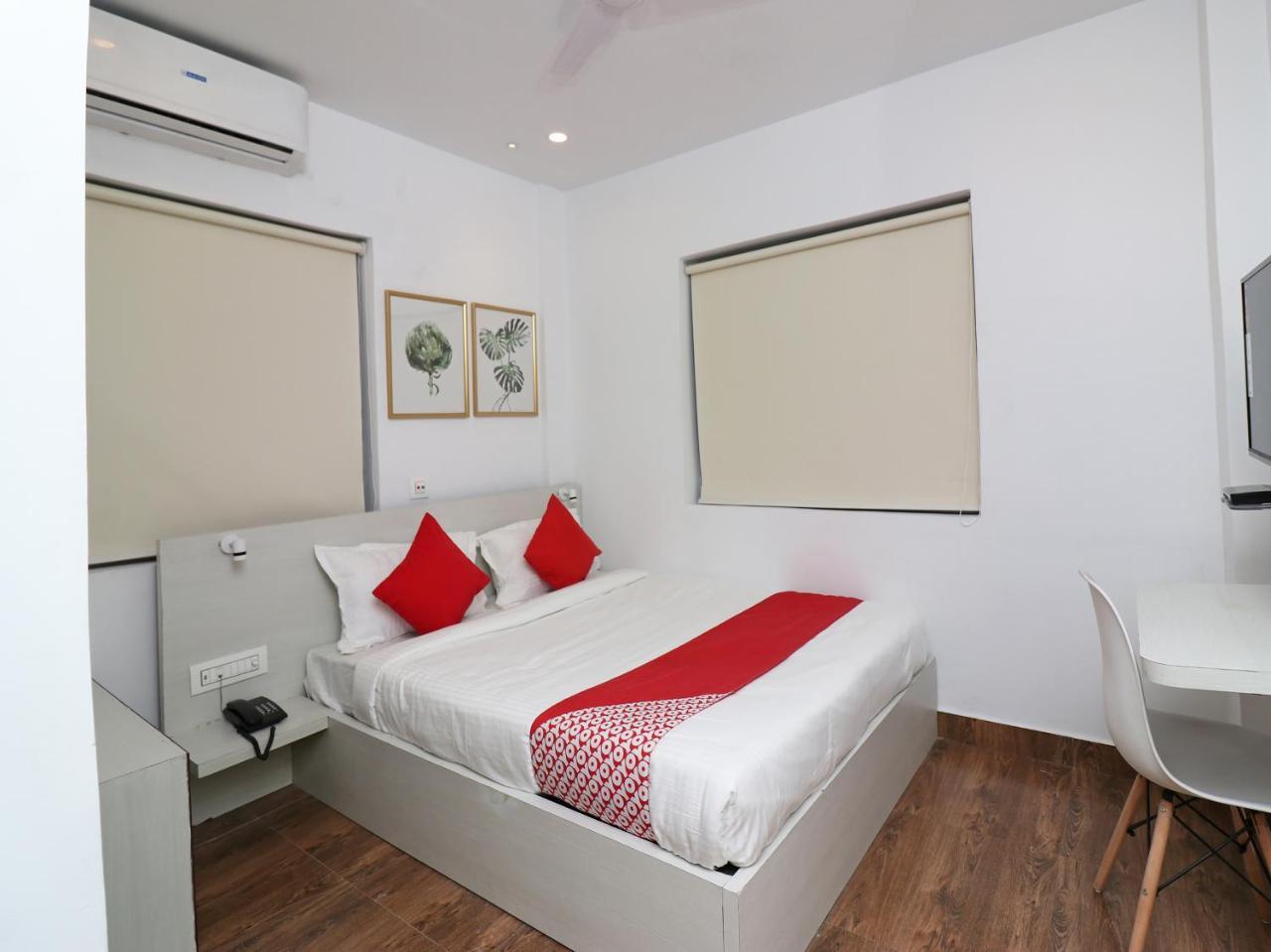 Hotel Oyo 15637 Transit Express Kalkuta Zewnętrze zdjęcie