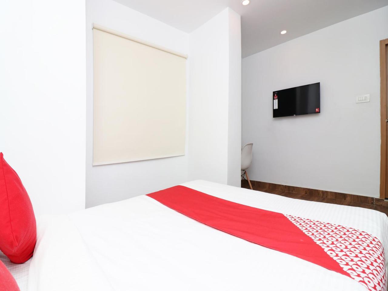 Hotel Oyo 15637 Transit Express Kalkuta Zewnętrze zdjęcie